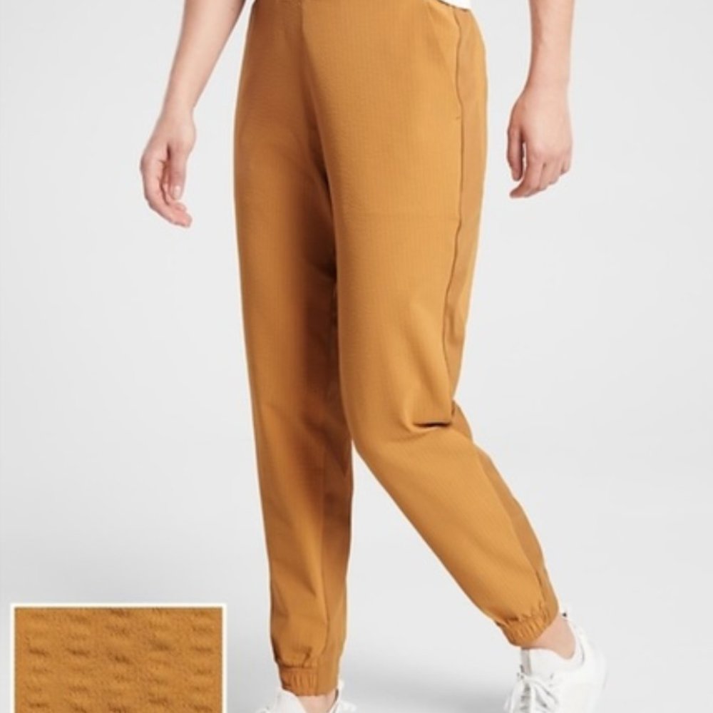 Athleta Brooklyn Textured Lightweight Jogger in tuscan gold, size 2